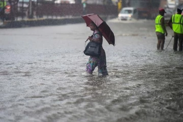 தமிழகத்தை புரட்டிப்போட போகும் கனமழை - மக்களே உஷார்