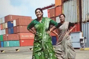 இது தேவையா? சாமி சாமி... பாடலுக்கு செம ஆட்டம் போட்ட அம்மா நடிகை! மிரட்டும் வீடியோ