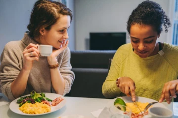 வெறும் வயிற்றில் செய்யவே கூடாத சில  விஷயங்கள்!