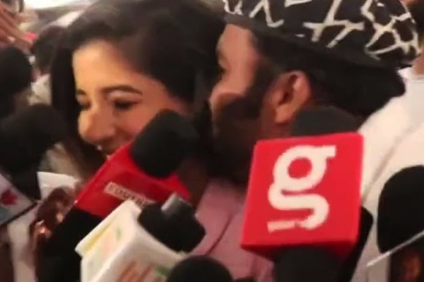 முத்தம் கொடுத்து நடிகையிடம் அத்து மீறிய கூல் சுரேஷ்! - அதிர்ச்சி வீடியோ | Cool Suresh Kissed Sakshi Agarwal Shocking Video