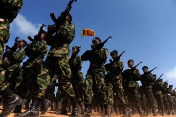 நாட்டை விட்டு வெளியேறும் இராணு அதிகாரிகள்: பிறப்பிக்கப்பட்டுள்ள உத்தரவு!