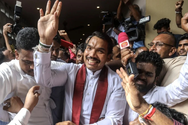 நாமலுக்கு எதிரான பிடியாணை.. உடனடியாக நாடு திரும்பியவருக்கு நீதிமன்றம் பிறப்பித்த உத்தரவு | Namal Rajapaksa Arrest
