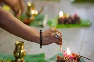 மகாளய அமாவாசை : கடற்கரையில் குவிந்த பக்தர்கள்