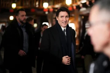 பொருளாதார ரீதியில் அமெரிக்காவுக்கு வலியை ஏற்படுத்த விருப்பம்: கனடா பிரதமர்