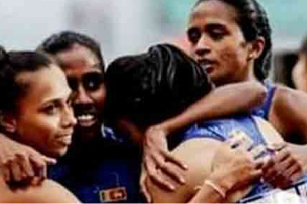 ශ්‍රී ලංකාව රන් අකුරින් ලියැවෙයි - රනින් ඉතිහාසගත වූණ වාර්තාව.. පදක්කම් රැසක් ලංකාවට.. (PHOTOS) | Asian Games Women S 800M Gold Medal