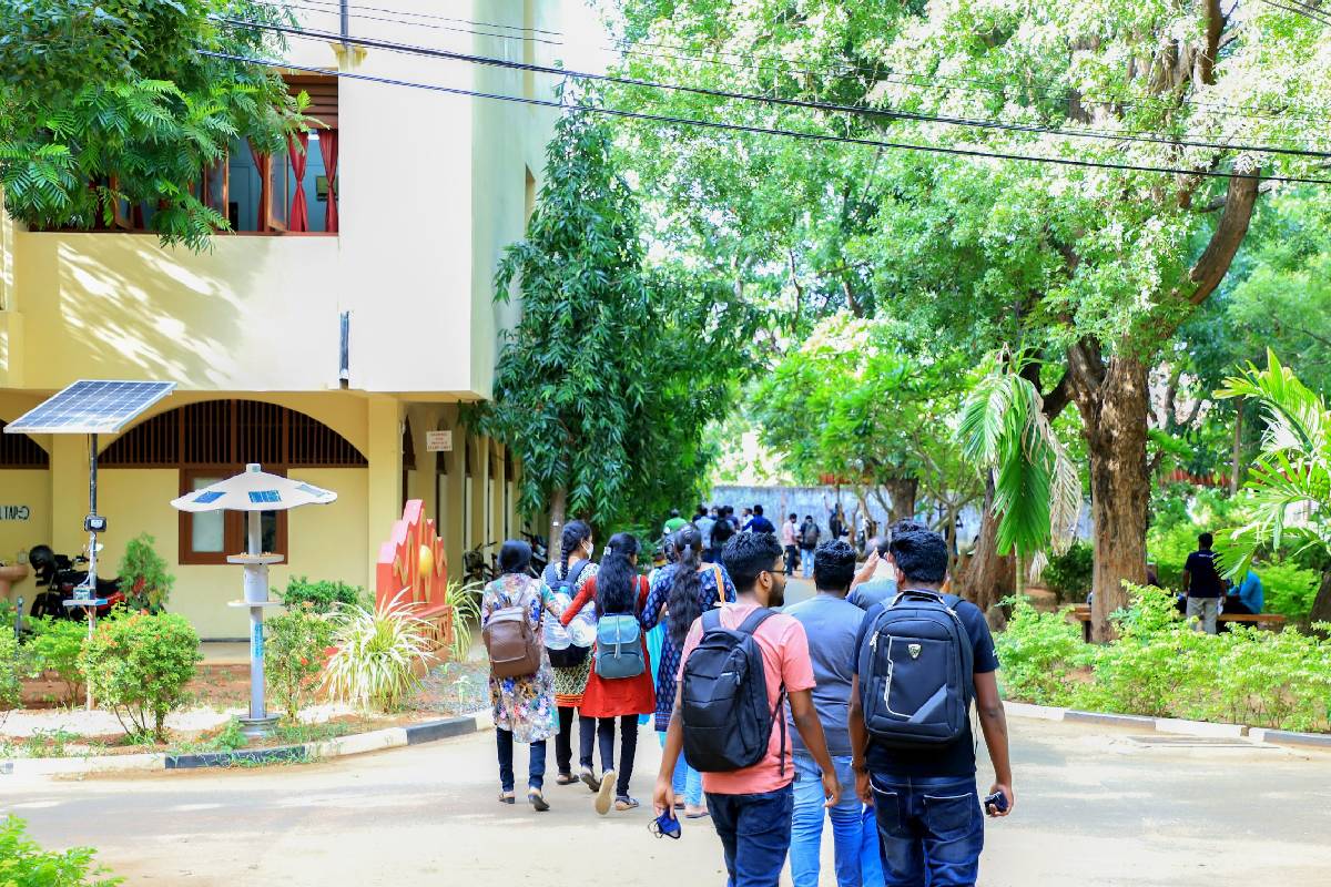 திட்டமிட்ட அவதூறுகள் பற்றி பல்கலை மாணவர்கள் அவதானித்து வருகின்றனர்..! பல்கலை கலைப்பீட மாணவர் ஒன்றியம் | Planned Smear Campaign Noted Arts Students Union திட்டமிட்ட அவதூறுகள் பற்றி பல்கலை மாணவர்கள் அவதானித்து வருகின்றனர்..! பல்கலை கலைப்பீட மாணவர் ஒன்றியம் | Planned Smear Campaign Noted Arts Students Union
