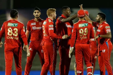 பஞ்சாப் கிங்ஸ் பந்துவீச்சில் வீழ்ந்தது பெங்களூரு!