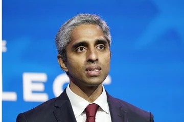 இந்திய வம்சாவளியினருக்காக ஏற்கனவே பதவியிலிருந்தவரை ராஜினாமா செய்ய கோரிய அமெரிக்காவின் புதிய அதிபர்