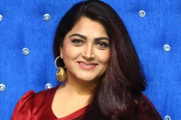 ரசிகர்களின் மனதை வென்ற பூ... குஷ்பூ! பல அரிய புகைப்படங்கள்