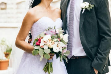 எதிர்ப்பை மீறி திருமணம் ; மகளுக்கு வில்லனான தந்தை; வெளிநாடுவரை சென்று மிரட்டல்!