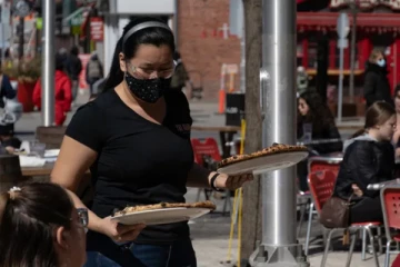 அடுத்த புதன்கிழமை கட்டுப்பாடுகள் நெகிழ்த்தப்படவிருக்கும் கனேடிய மாகாணம்: அமுலுக்கு வரும் மாற்றங்கள்