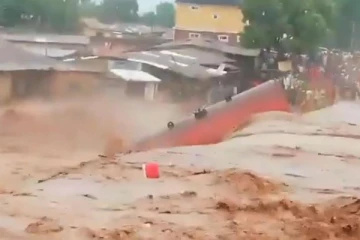 நைஜீரியாவில் பேரழிவை ஏற்படுத்திய வெள்ளம்: உயிரிழந்தோர் எண்ணிக்கை 117 ஆக உயர்வு!