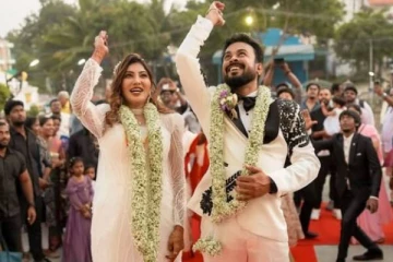 தனது திருமண புகைப்படங்களை முதன்முறையாக வெளியிட்ட பிக்பாஸ் புகழ் ஜுலி... புகைப்படங்கள் இதோ