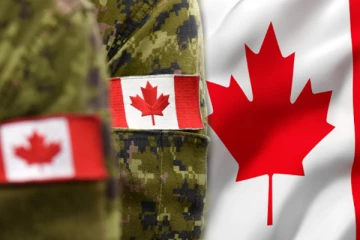 நிரந்தர குடியிருப்பாளர் அந்தஸ்து பெற்ற புலம்பெயர்ந்தோருக்கு கனடா மகிழ்ச்சி செய்தி!