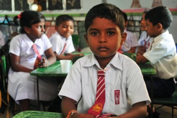 வவுனியா தமிழ்  பாடசாலையொன்றில் 10 மாணவர்களிற்கு கொரோனா!