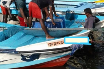 அனுமதியின்றி ஆழ்கடலில் மீன்பிடிக்க சென்றவர்கள் கைது