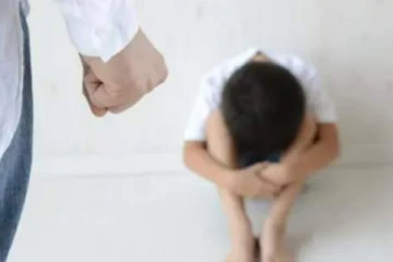 தேசிய கீதத்தை சத்தமாக பாடாததனால் தாக்கப்பட்ட பாடசாலை மாணவன்