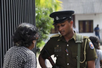 வெள்ளவத்தையில் இளம் பெண் தற்கொலை-ருத்ரா மாவத்தையில் சம்பவம்