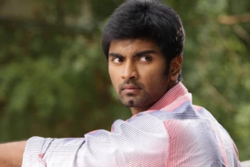 சிறுவயதில் அதர்வா எப்படி இருந்திருக்கிறார் தெரியுமா? ட்ரெண்டாகும் புகைப்படம்