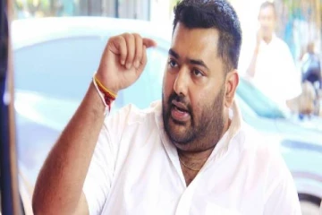 யாழில் அங்கஜனின் அலுவலகம் தீக்கரையானது