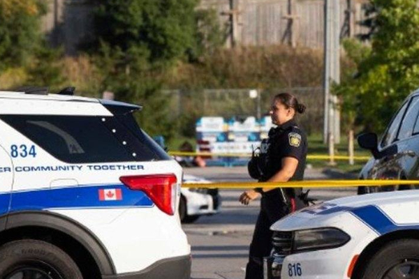 கனடாவை உலுக்கிய சம்பவம் ; பாடசாலைக்குள் துப்பாக்கிச்சூடு ; பலர் பலி | School Shooting In Canada Many Killed