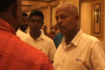 අද ඇති වූ පොහොට්ටු මත ගැටුම..