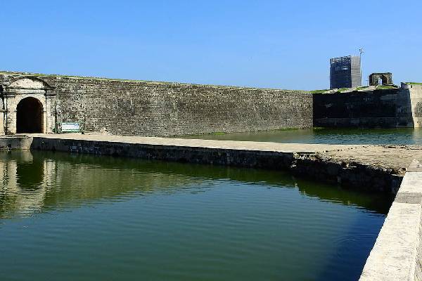 யாழ்ப்பாணம் கோட்டை அகழியில் சடலம் | Body Found In Jaffna Fort Moat