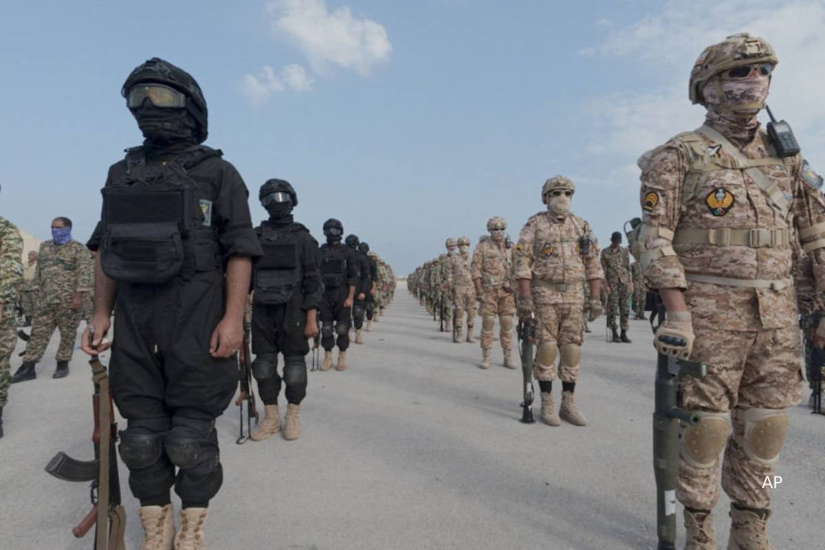 ஹார்முஸ் நீரிணையை மூடியதாக ஈரான்... கப்பல்கள் கொளுத்தப்படும் எனவும் எச்சரிக்கை | Iran Shuts Strait Of Hormuz