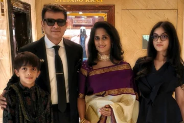 பத்மபூஷன் வாங்கிய அஜித் குடும்பத்துடன் எடுத்துக்கொண்ட ஸ்டில்கள்!