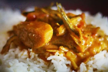 வீடே மணக்கும் கருவாட்டு குழம்பு....கெட்டியா இப்படி வைச்சு சாப்புடுங்கள் அருமையாக இருக்கும்!