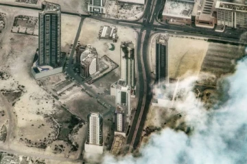 බහරේනය යුධ පිටියක් වෙයි - කරපු විනාසෙන් 32දෙනෙකුට තුවාල - මාස දෙකේ බිළිඳෙකුත් ඒ අතර