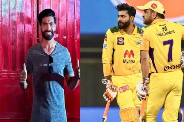 ஒரு ரசிகனாக தோனி வீட்டின் முன்பு நின்ற ஜடேஜா!