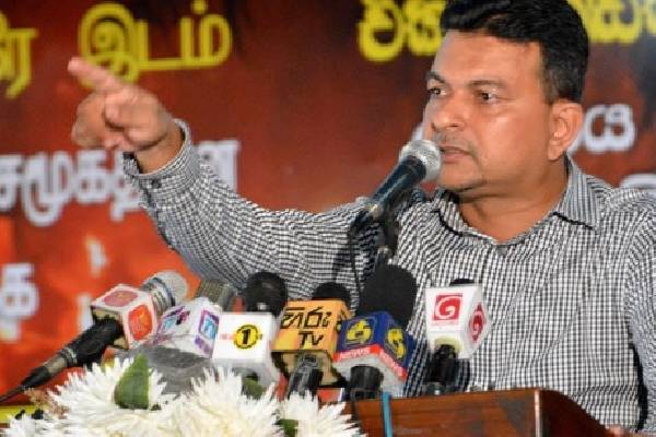 பெக்கோ சமனின் கைபேசியில் நாமல் சேர்.. | Namal Sir On Peko Saman S Mobile Phone