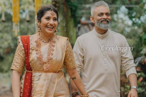 வெளிநாட்டில் தனது கணவருடன் ஜாலி Bike Ride சென்ற பிரியங்கா தேஷ்பாண்டே.. வீடியோ இதோ | Priyanka Deshpande Bike Ride With Her Husband