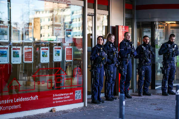 வெளிநாடொன்றில் கவனிக்கப்படாமல் அரங்கேறிய பல மில்லியன் யூரோ கொள்ளை | Multimillion Euro Heist Nobody Noticed