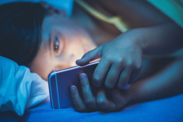 12 வயதுக்குட்பட்ட மாணவர்களுக்கு கைபேசி தடை விதிக்க ஆலோசனை | Sri Lanka Bans Mobile Phones For Students Under 12 12 வயதுக்குட்பட்ட மாணவர்களுக்கு கைபேசி தடை விதிக்க ஆலோசனை | Sri Lanka Bans Mobile Phones For Students Under 12