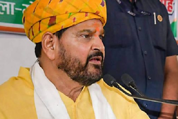 1970 ல் மோடி பிரதமராக இருந்திருந்தால் பாகிஸ்தான் பிரச்சனை தீர்ந்து இருக்கும் : பாஜக எம்பி சர்ச்சை பேச்சு | Prime Minister In 1970 Then Pakistan Problem 1970 ல் மோடி பிரதமராக இருந்திருந்தால் பாகிஸ்தான் பிரச்சனை தீர்ந்து இருக்கும் : பாஜக எம்பி சர்ச்சை பேச்சு | Prime Minister In 1970 Then Pakistan Problem