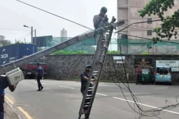 கொழும்பில் வீதி ஒன்றுக்கு தற்காலிக பூட்டு