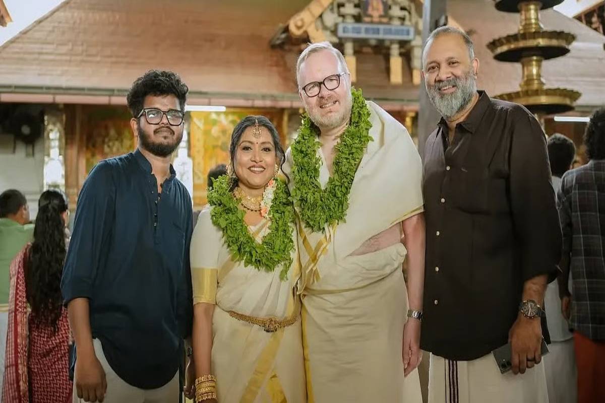பிரித்தானிய நாடாளுமன்றத்தில் மலர்ந்த காதல் - கேரள பெண்ணை திருமணம் செய்த ஸ்காட்லாந்து எம்.பி | Scotland Mp Martyn Day Married Kerala Women பிரித்தானிய நாடாளுமன்றத்தில் மலர்ந்த காதல் - கேரள பெண்ணை திருமணம் செய்த ஸ்காட்லாந்து எம்.பி | Scotland Mp Martyn Day Married Kerala Women