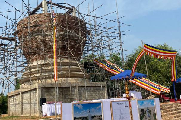 வடக்கில் உள்ள விகாரைகள் சட்டவிரோதமானது என்றால் தெற்கிலுள்ள இந்து ஆலயங்கள்? | Vihara In The North Are Illegal South Hindu Temple