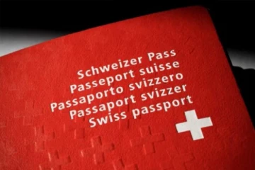வெளிநாட்டவர்கள் சுவிஸ் குடியுரிமை பெறும் நடைமுறையை எளிதாக்க விரும்பும் சுவிஸ் நகரம் ஒன்று: விவரம் செய்திக்குள்...