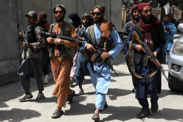 ஆப்கானில் பெண்களை ரப்பர் டியூப்பால் அடித்து விரட்டி தாலிபான்கள் அட்டுழியம் | Afghanistan Taliban Attack Womens