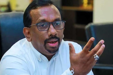 "ෆේස්බුක් එකේ අනුර කුමාර ජනපති වෙලා..සමාජ මාධ්ය මොනවා කිව්වත් අපි අනිත් පැත්ත හරවනවා.." මහින්දානන්දගෙන් සැර ප්රකාශයක්..!