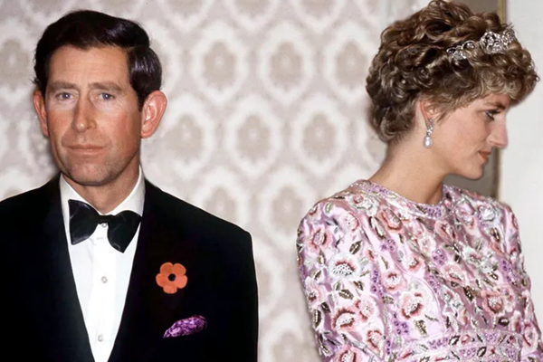 ஏலத்திற்கு வரவுள்ள இளவரசி டயானாவின் ரகசிய கடிதங்கள்: லட்சக்கணக்கான டொலர்களை எட்டும் என எதிர்பார்ப்பு! | Uk Princess Dianas Letters To Be Auctioned Viral ஏலத்திற்கு வரவுள்ள இளவரசி டயானாவின் ரகசிய கடிதங்கள்: லட்சக்கணக்கான டொலர்களை எட்டும் என எதிர்பார்ப்பு! | Uk Princess Dianas Letters To Be Auctioned Viral