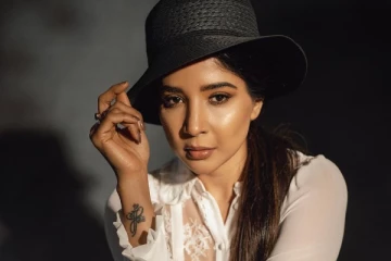 பிக் பாஸ் நடிகை சாக்ஷி அகர்வாலின் மைக்கேல் ஜாக்சன் ஸ்டைல் போட்டோஷுட் - இதோ