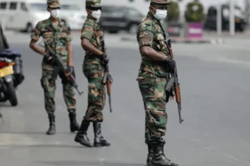 யாழில் இராணுவத்திடம் சிக்கிய இளைஞர் அதிரடி கைது!