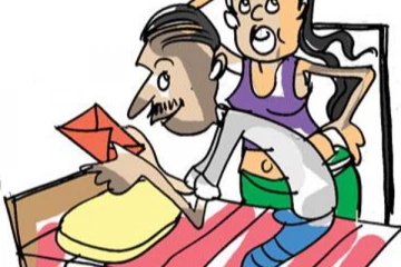 බැංකු කඩා වැටීමට බියවී, වැඩි ආරක්ෂාව සඳහා කොට්ටය යට තබා ගත් ලක්ෂ පහළොවකට සිදුවූ දේ..