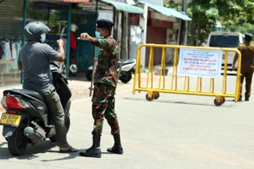 உடன் அமுலாகும் வகையில் இலங்கையில் தனிமைப்படுத்தப்பட்ட ஐந்து மாவட்டங்களின் பல பகுதிகள்