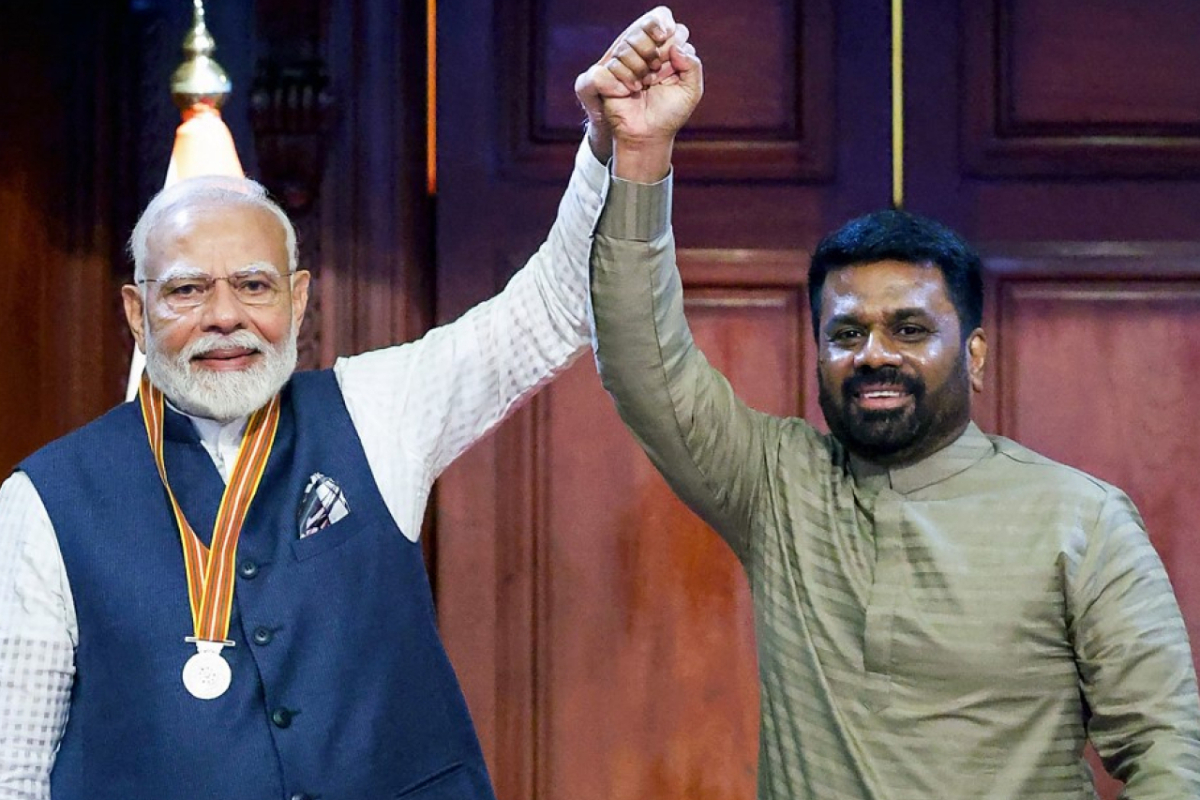 கொழும்பு துறைமுகத்தை வந்தடைந்த இந்திய எரிபொருள் கப்பல் | Sl Fuel Crisis Ioc Fuel Tanker Arrives In Colombo