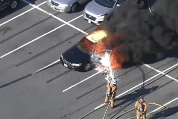 காருக்குள் அமர்ந்து புகைபிடிக்கும்போது சானிடைசர் பயன்படுத்திய நபர்... பின்னர் நிகழ்ந்த பயங்கரம்